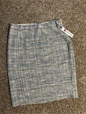 Kate Kasin Blue Tweed Pencil Skirt with Subtle Multi-Tone Detail